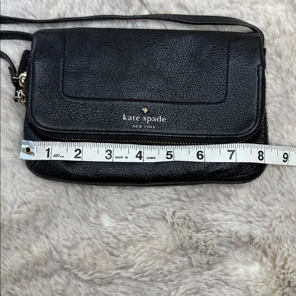 Kate Spade New York Mansfield Mariana
Crossbody Bag (Black) - Picture 9 of 11